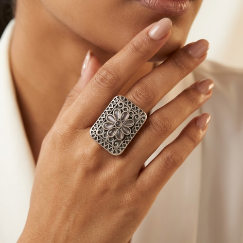 Emerald Floral Oxidised Statement Ring
