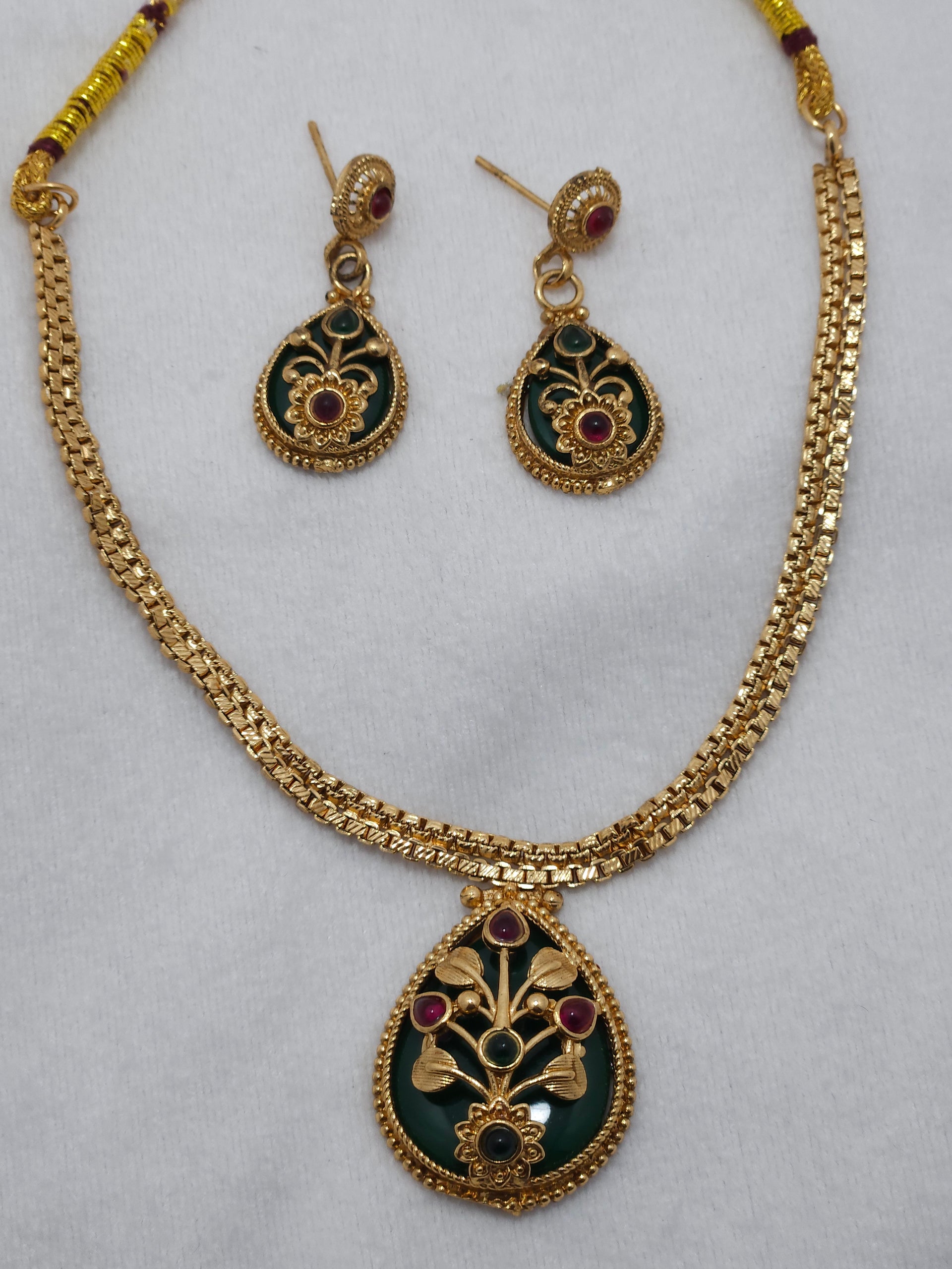 Traditional Temple Design Necklace Set with Matching Earrings