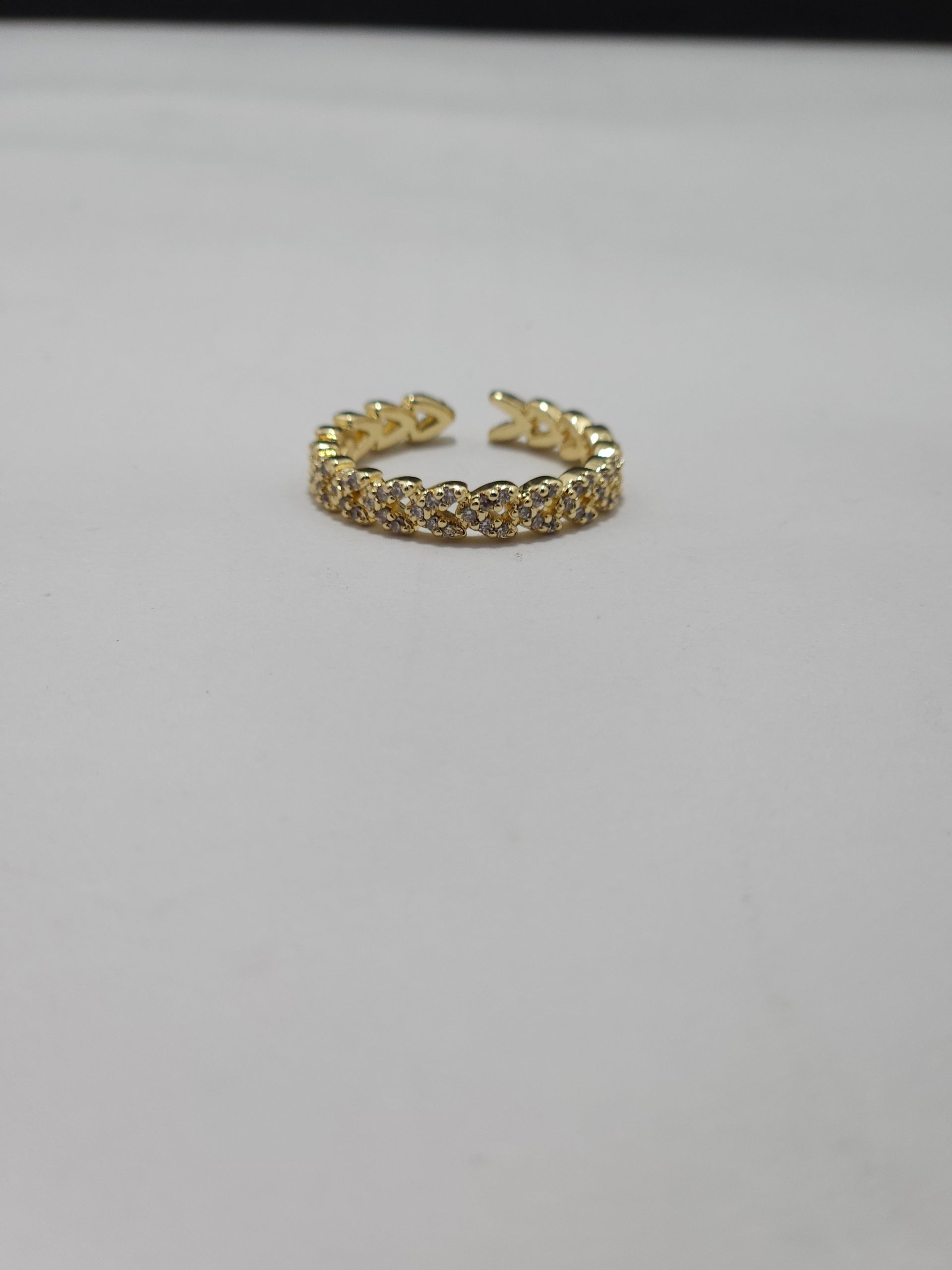 Crystal Leaf Band Ring – Gold-Tone Elegant Finger Ring