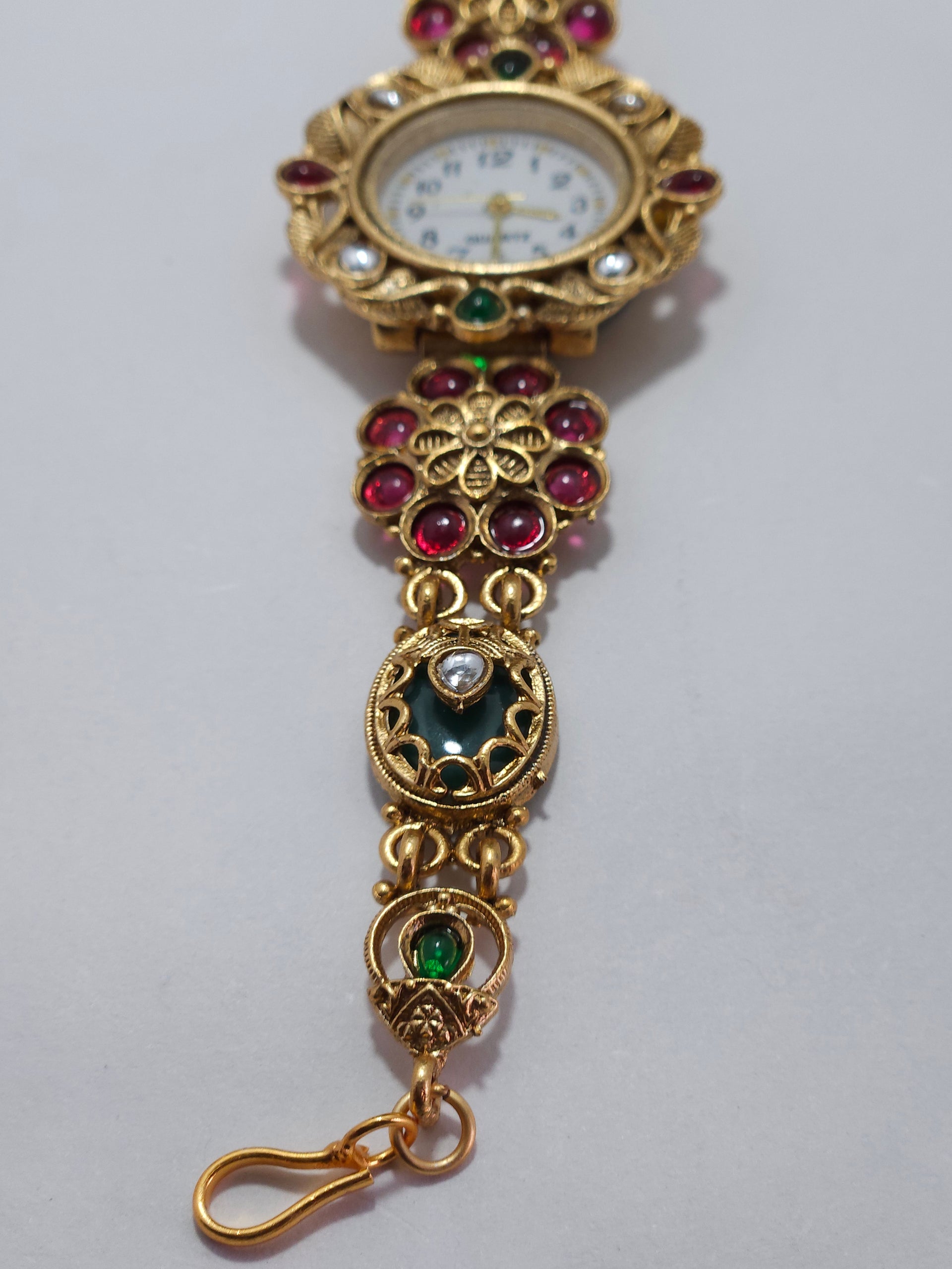 Vintage Floral Bracelet Watch – Gold-Tone Gemstone Designer Watch