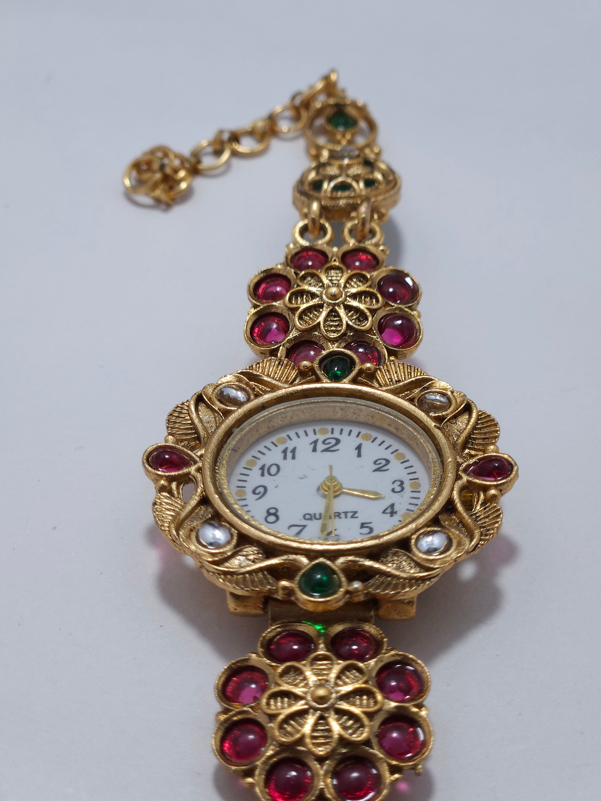 Vintage Floral Bracelet Watch – Gold-Tone Gemstone Designer Watch