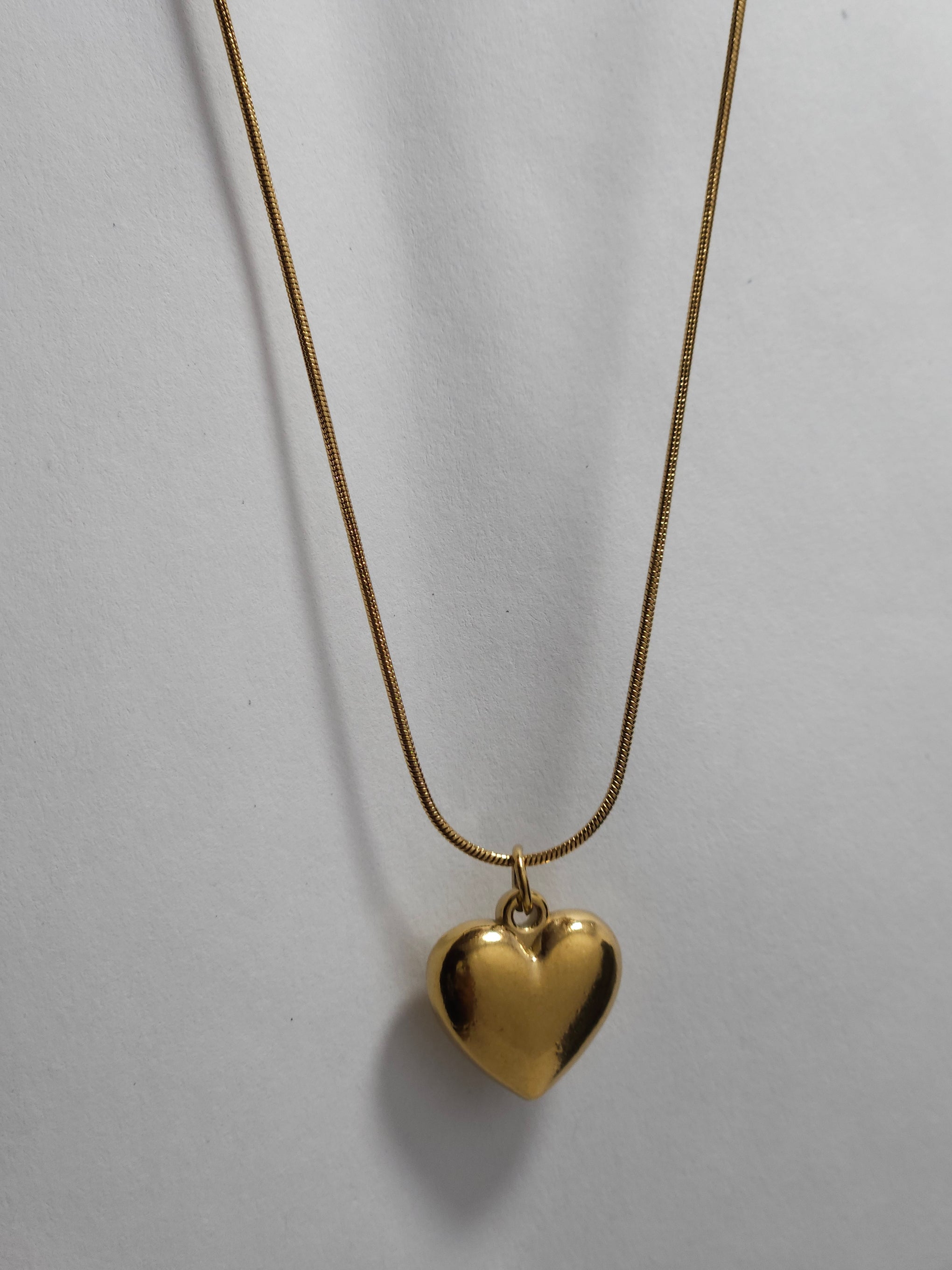 Golden Heart Pendant Necklace – Minimalist Love Charm Necklace