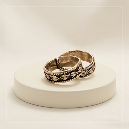 Oxidised Leaf Motif Adjustable Toe Rings (Pair)