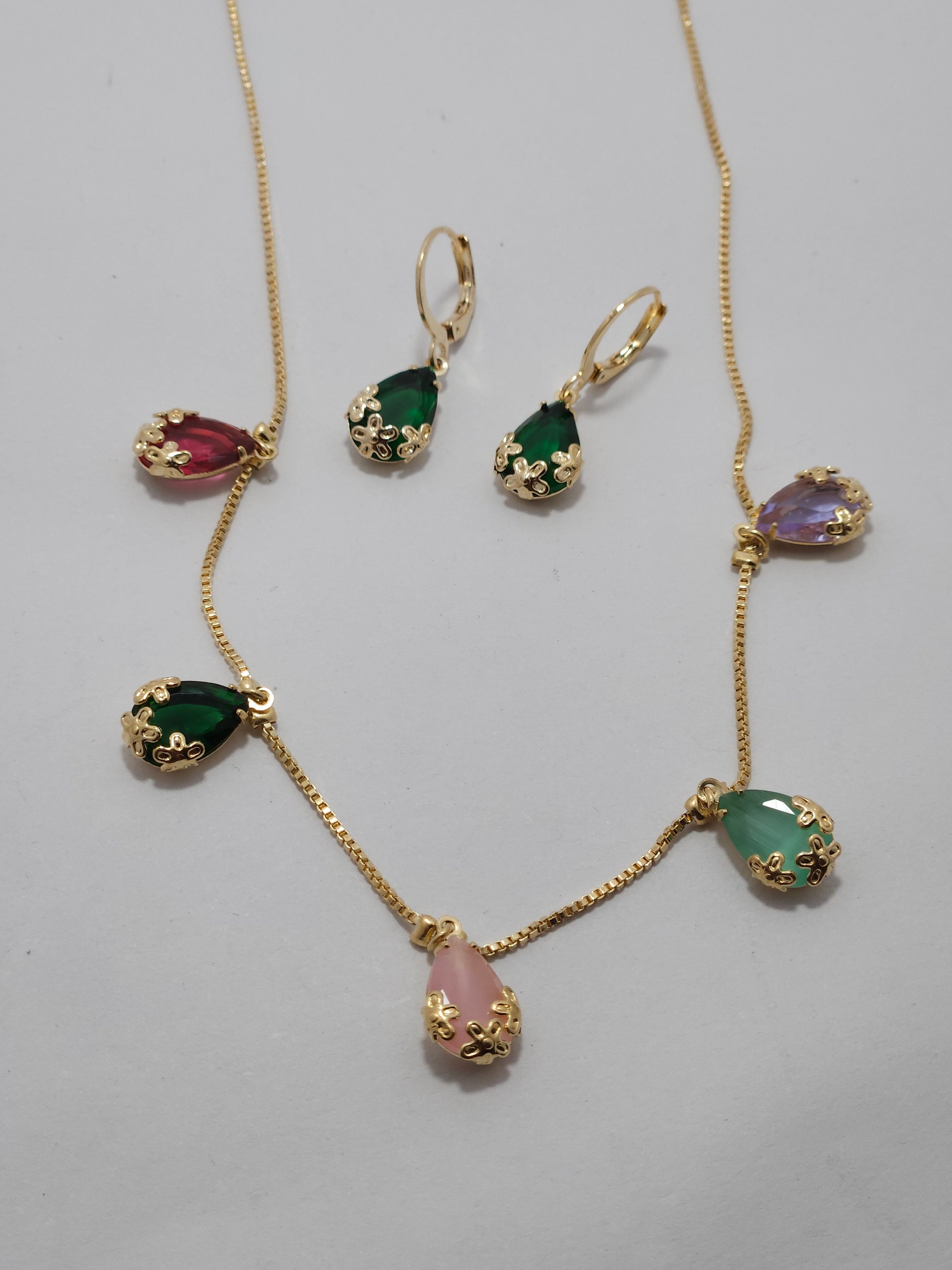 Multicolor Teardrop Pendant Necklace Set