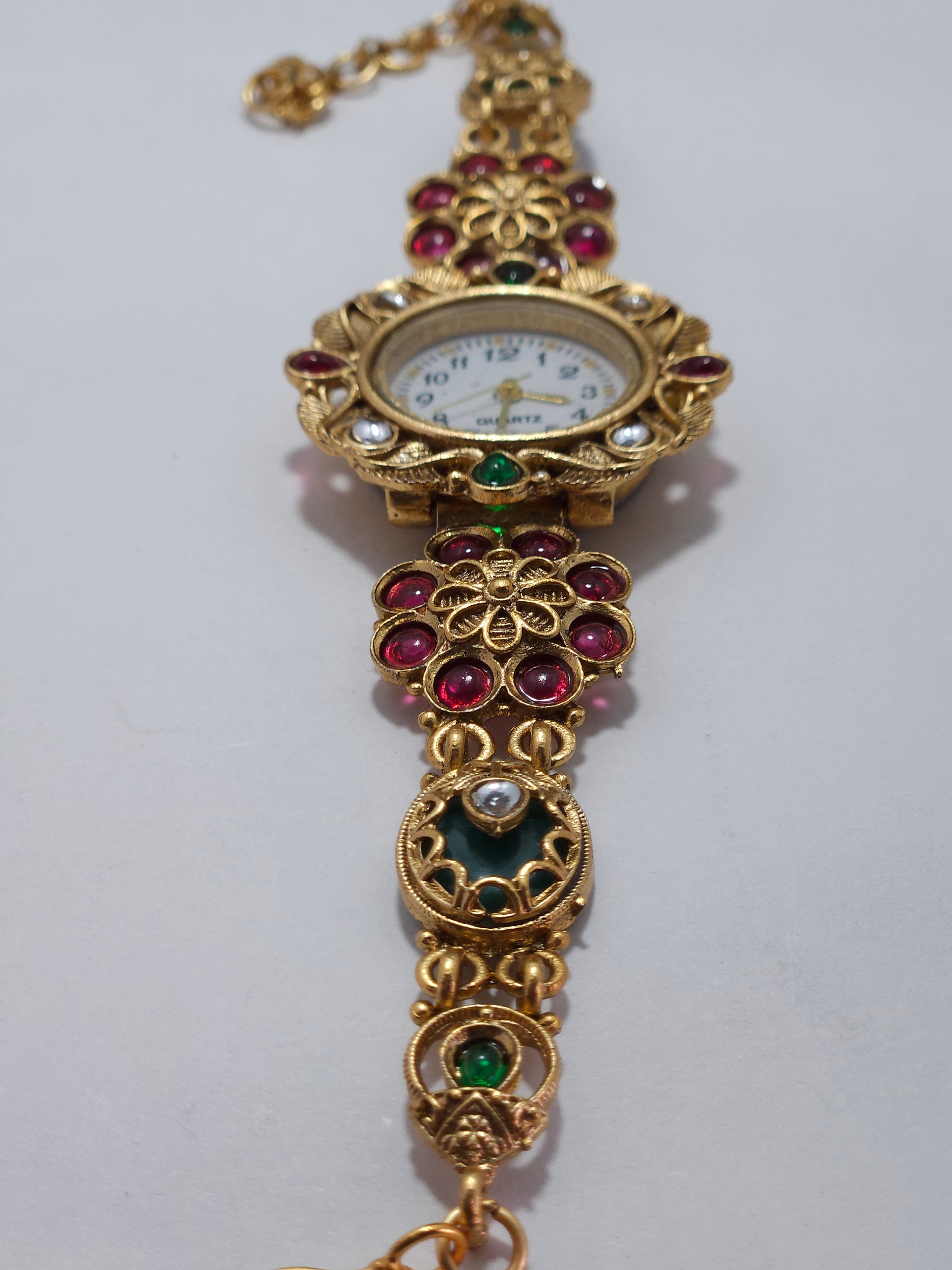 Vintage Floral Bracelet Watch – Gold-Tone Gemstone Designer Watch