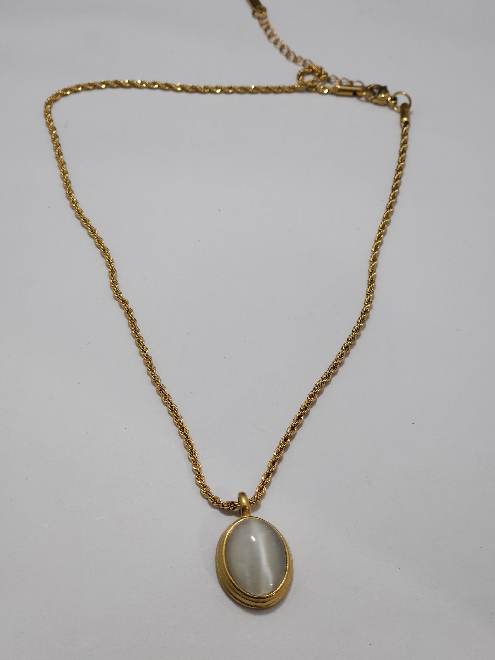Anti-Tarnish Gold Oval Stone Pendant Necklace