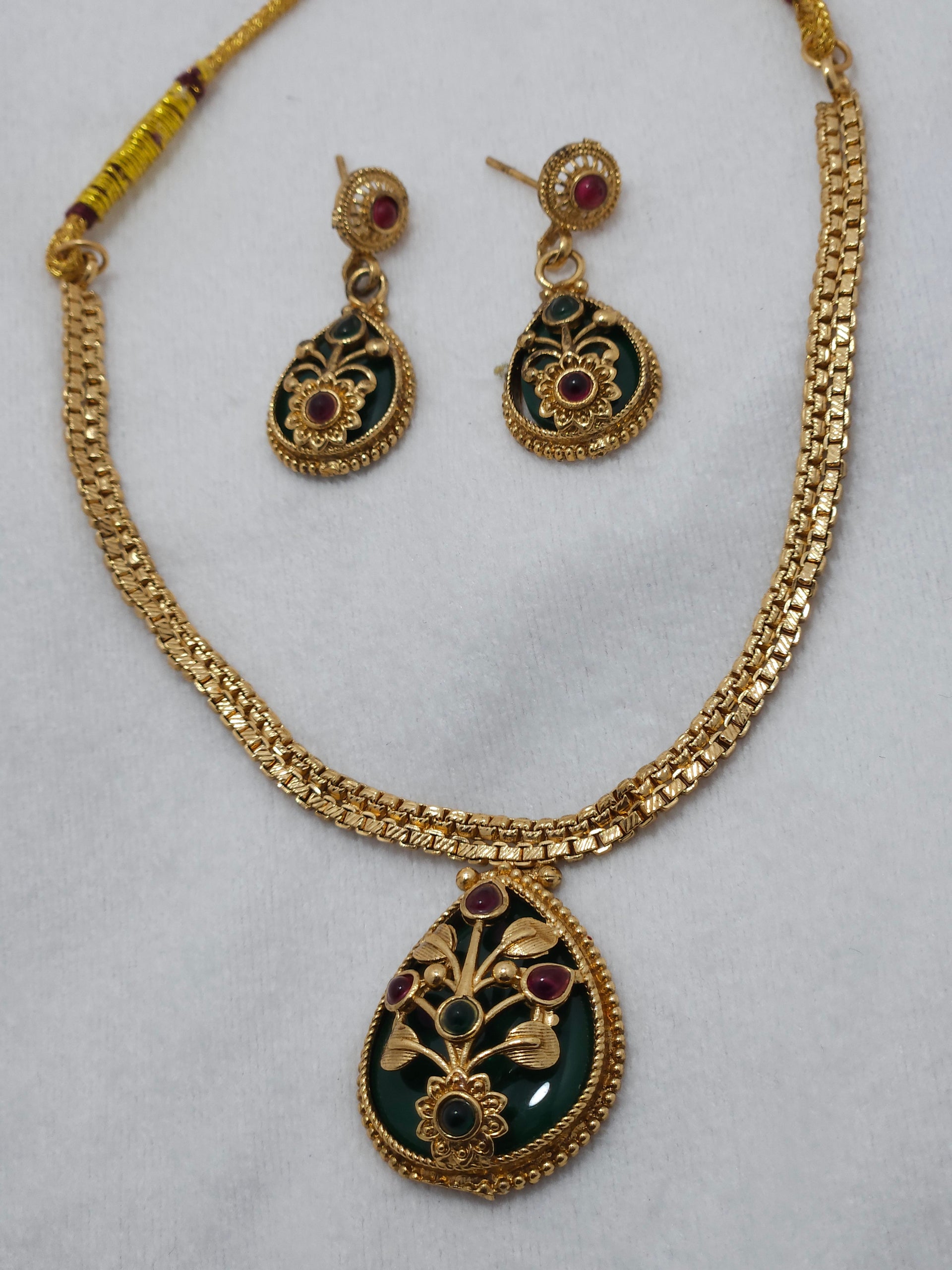 Traditional Temple Design Necklace Set with Matching Earrings