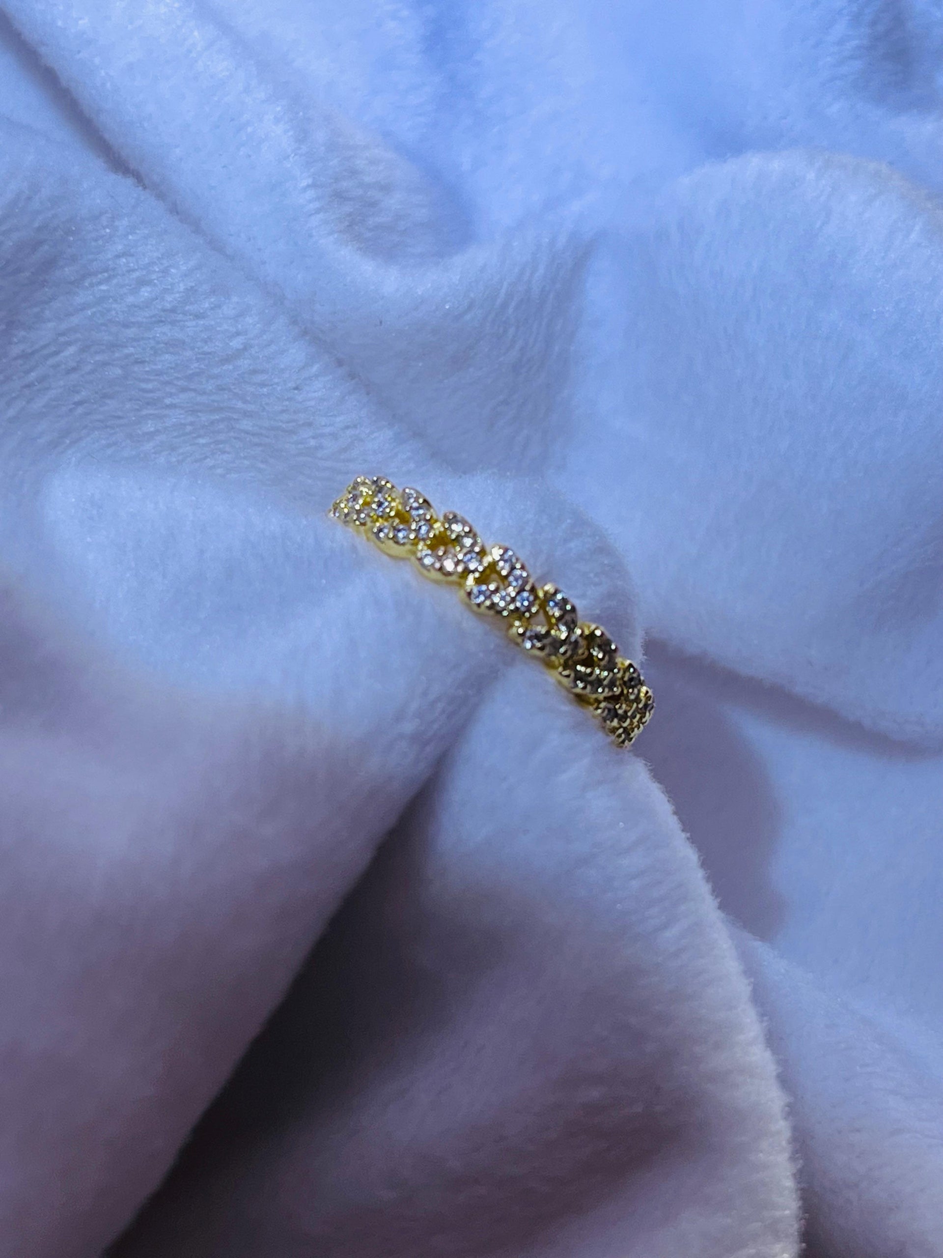 Crystal Leaf Band Ring – Gold-Tone Elegant Finger Ring