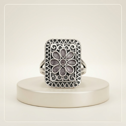 Emerald Floral Oxidised Statement Ring
