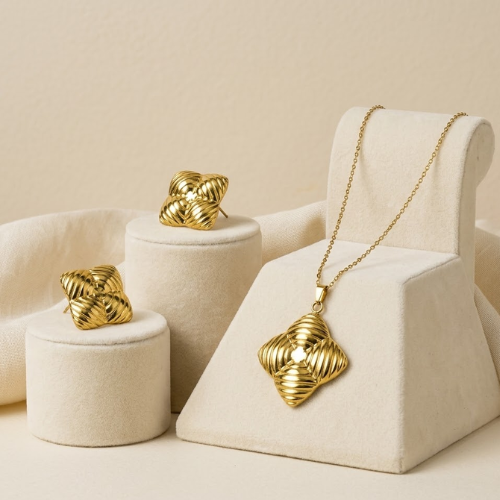 Golden Luxe Geometric Anti-Tarnish Pendant Set